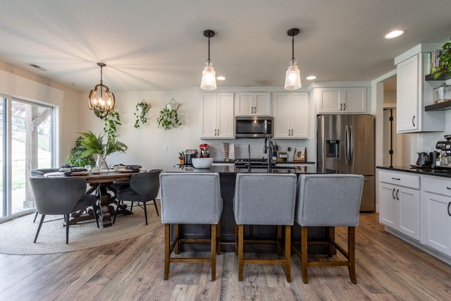 1504 SPRING MOUNTAIN DR, Columbia, MO 65201