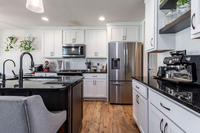 1504 SPRING MOUNTAIN DR, Columbia, MO 65201