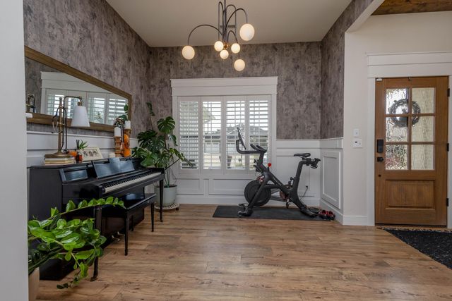 1504 SPRING MOUNTAIN DR, Columbia, MO 65201