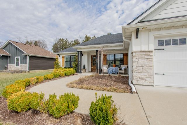 1504 SPRING MOUNTAIN DR, Columbia, MO 65201