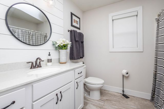 1504 SPRING MOUNTAIN DR, Columbia, MO 65201