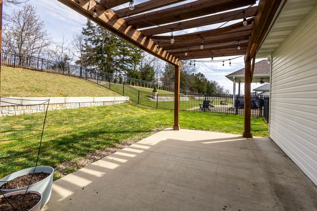 1504 SPRING MOUNTAIN DR, Columbia, MO 65201