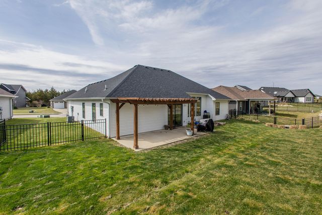 1504 SPRING MOUNTAIN DR, Columbia, MO 65201