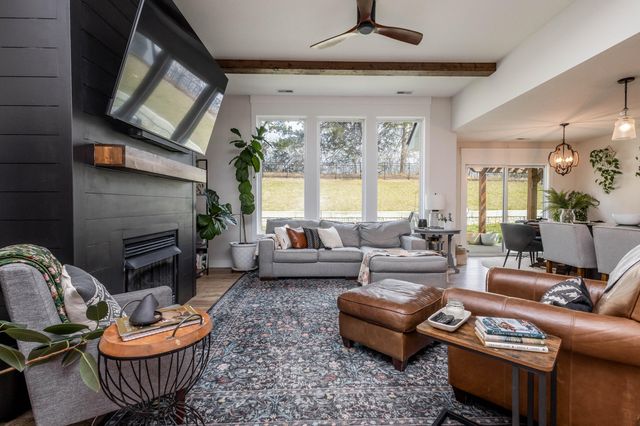 1504 SPRING MOUNTAIN DR, Columbia, MO 65201