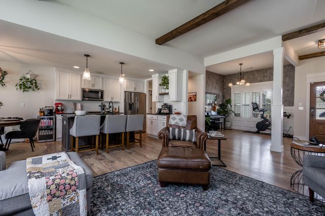 1504 SPRING MOUNTAIN DR, Columbia, MO 65201