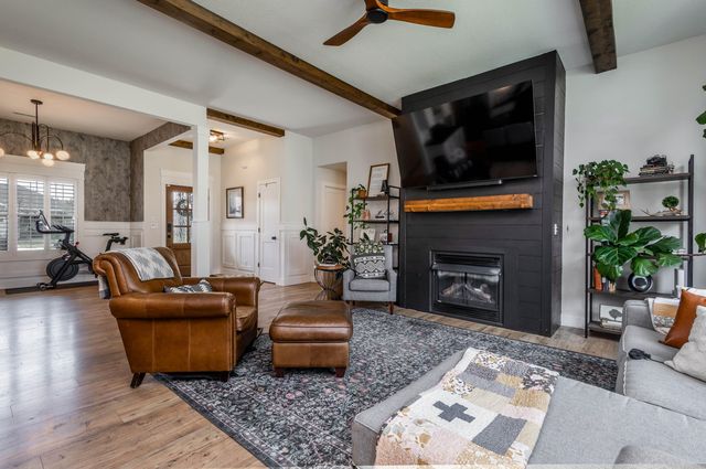 1504 SPRING MOUNTAIN DR, Columbia, MO 65201