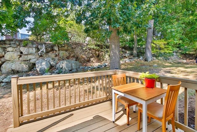 17 Rockaway Ln 17, Arlington, MA 02474