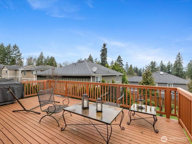 8214 NE 163rd Place, Kenmore, WA 98028
