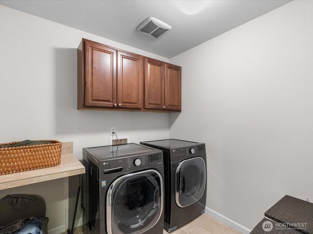 8214 NE 163rd Place, Kenmore, WA 98028