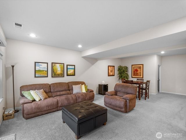 8214 NE 163rd Place, Kenmore, WA 98028