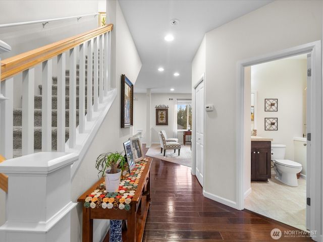 8214 NE 163rd Place, Kenmore, WA 98028