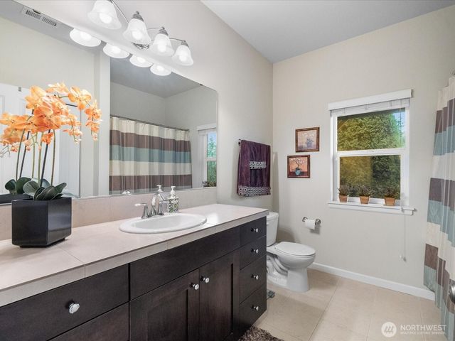 8214 NE 163rd Place, Kenmore, WA 98028