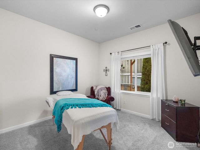 8214 NE 163rd Place, Kenmore, WA 98028