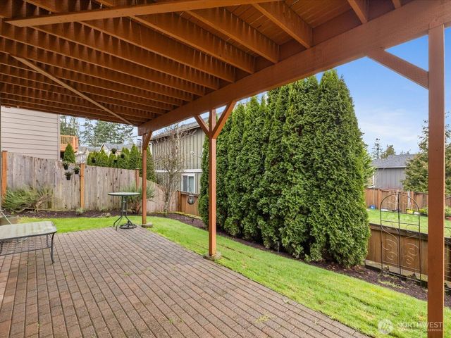 8214 NE 163rd Place, Kenmore, WA 98028