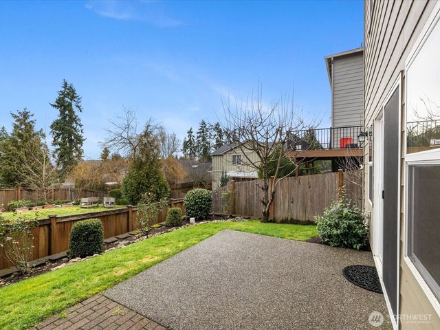 8214 NE 163rd Place, Kenmore, WA 98028