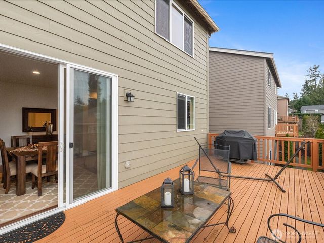 8214 NE 163rd Place, Kenmore, WA 98028