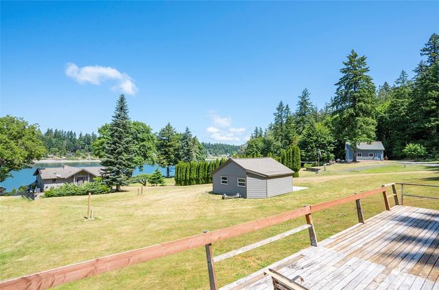 1116 Bayshore Court NW, Lakebay, WA 98349