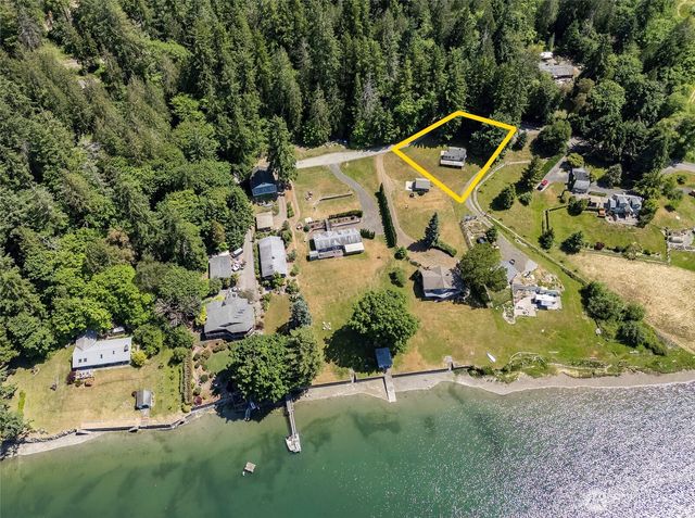 1116 Bayshore Court NW, Lakebay, WA 98349