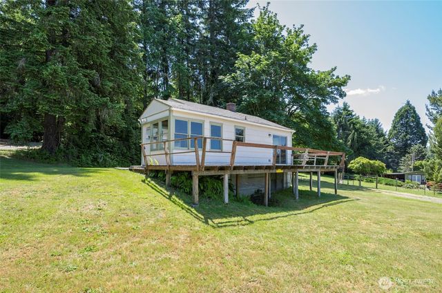 1116 Bayshore Court NW, Lakebay, WA 98349