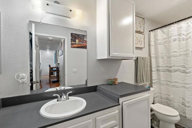 110 N 2nd 17, Chula Vista, CA 91910