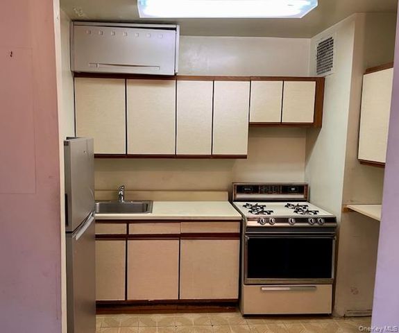 48-21 40 Street 2C, Sunnyside, NY 11104