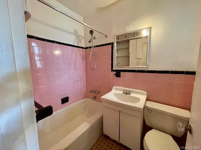 48-21 40 Street 2C, Sunnyside, NY 11104