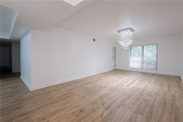 6851 Roswell Road I11, Atlanta, GA 30328