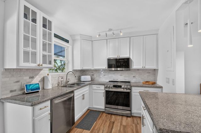 367 Putnam Ranch Road, West Palm Beach, FL 33405