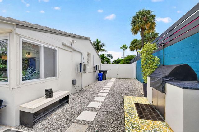 367 Putnam Ranch Road, West Palm Beach, FL 33405