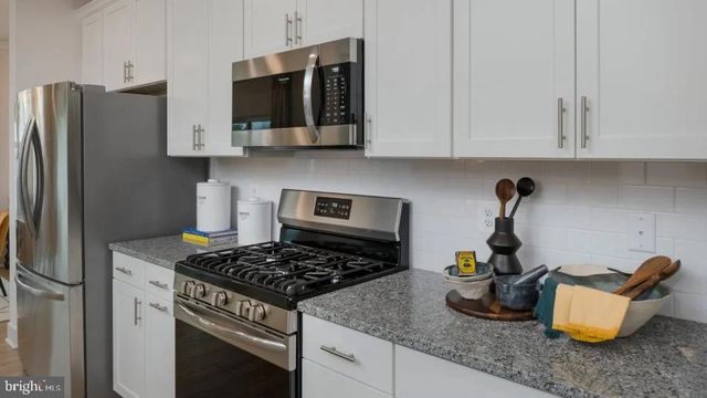 265 NEWTON PIPPIN DR, Martinsburg, WV 25401