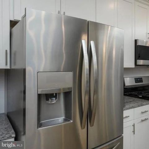 265 NEWTON PIPPIN DR, Martinsburg, WV 25401