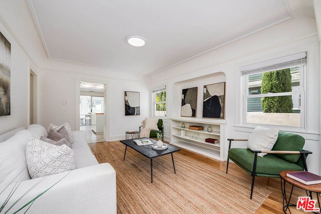 313 N Norton Avenue, Los Angeles, CA 90004