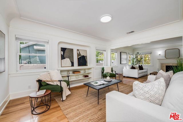 313 N Norton Avenue, Los Angeles, CA 90004