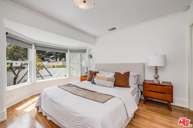 313 N Norton Avenue, Los Angeles, CA 90004