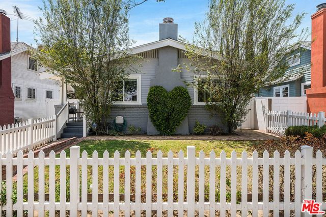 313 N Norton Avenue, Los Angeles, CA 90004