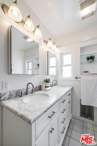 313 N Norton Avenue, Los Angeles, CA 90004