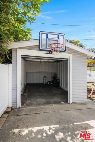 313 N Norton Avenue, Los Angeles, CA 90004