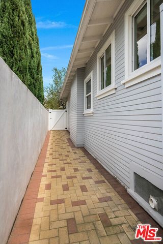 313 N Norton Avenue, Los Angeles, CA 90004
