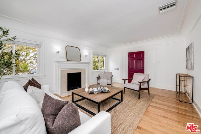 313 N Norton Avenue, Los Angeles, CA 90004