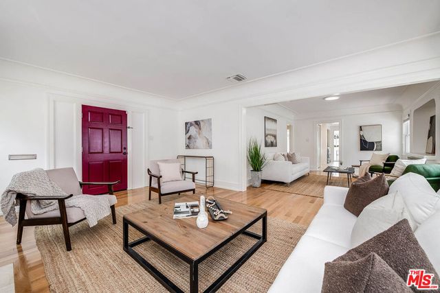313 N Norton Avenue, Los Angeles, CA 90004