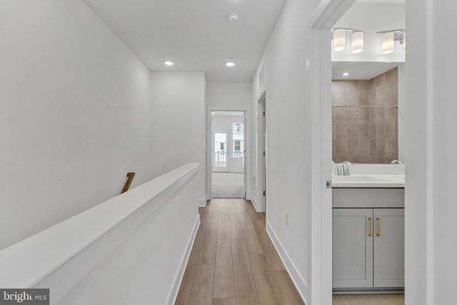 19826 LAVENDER DUST SQ, Ashburn, VA 20147