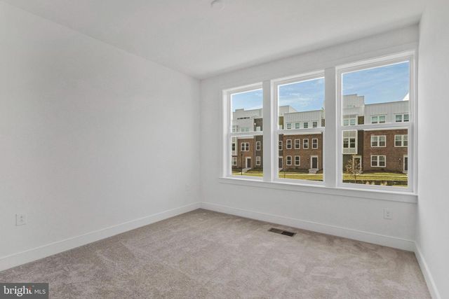 19826 LAVENDER DUST SQ, Ashburn, VA 20147