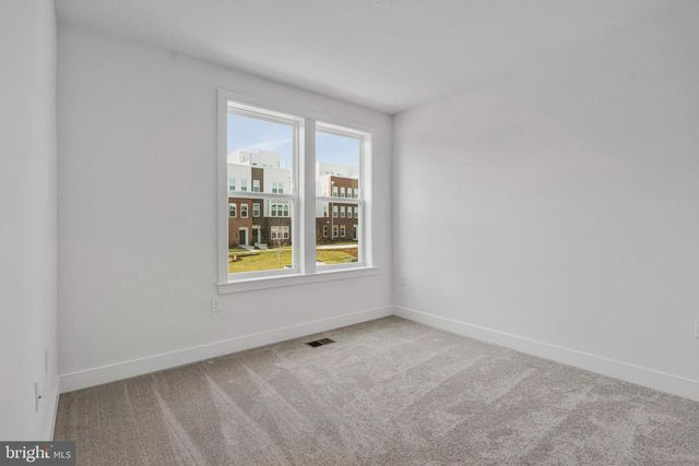 19826 LAVENDER DUST SQ, Ashburn, VA 20147