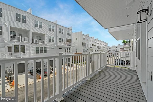 19826 LAVENDER DUST SQ, Ashburn, VA 20147