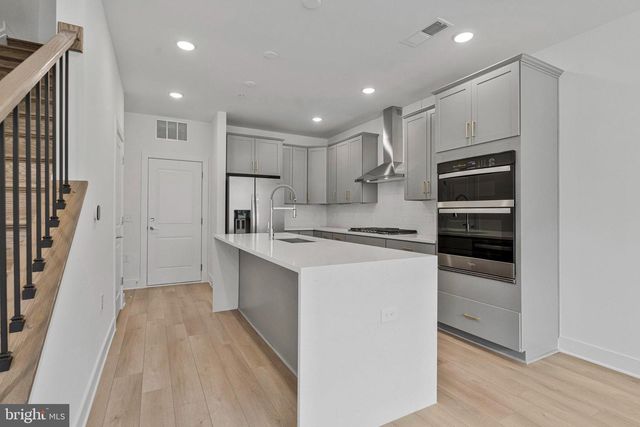 19826 LAVENDER DUST SQ, Ashburn, VA 20147