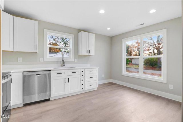 145 E Jay Street, Coats, NC 27521