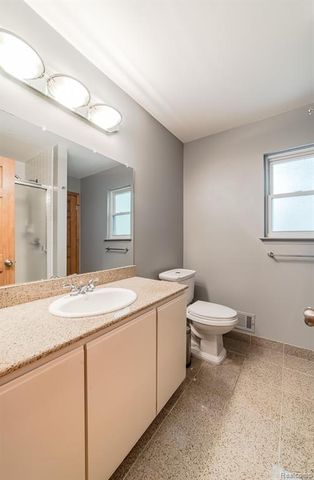 1034 Parkway, Waterford, MI 48328