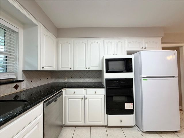4027 Martinshire Drive, Houston, TX 77025