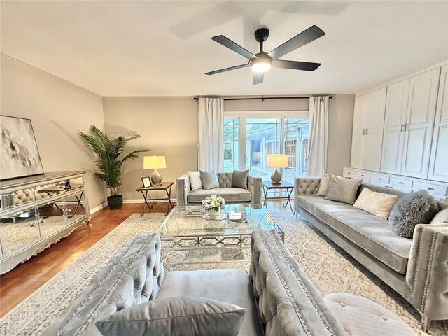 4027 Martinshire Drive, Houston, TX 77025