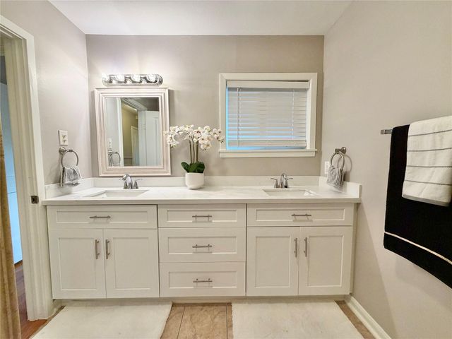 4027 Martinshire Drive, Houston, TX 77025